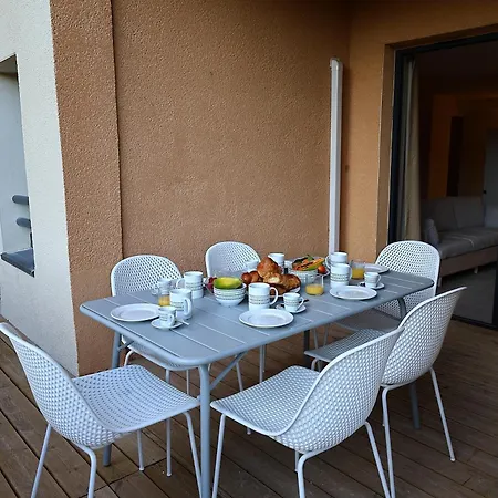 T 4 Spacieux Bord De Avec Piscine Chauffee Apartment