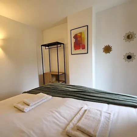 T 4 Spacieux Bord De Avec Piscine Chauffee Apartment