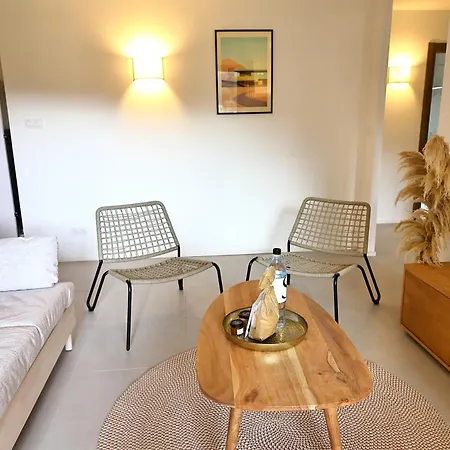 Apartment T 4 Spacieux Bord De Avec Piscine Chauffee *